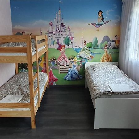 Appartement Avec Parking Gratuit Proche De Village De Marque Bourgoin-Jallieu Exterior foto