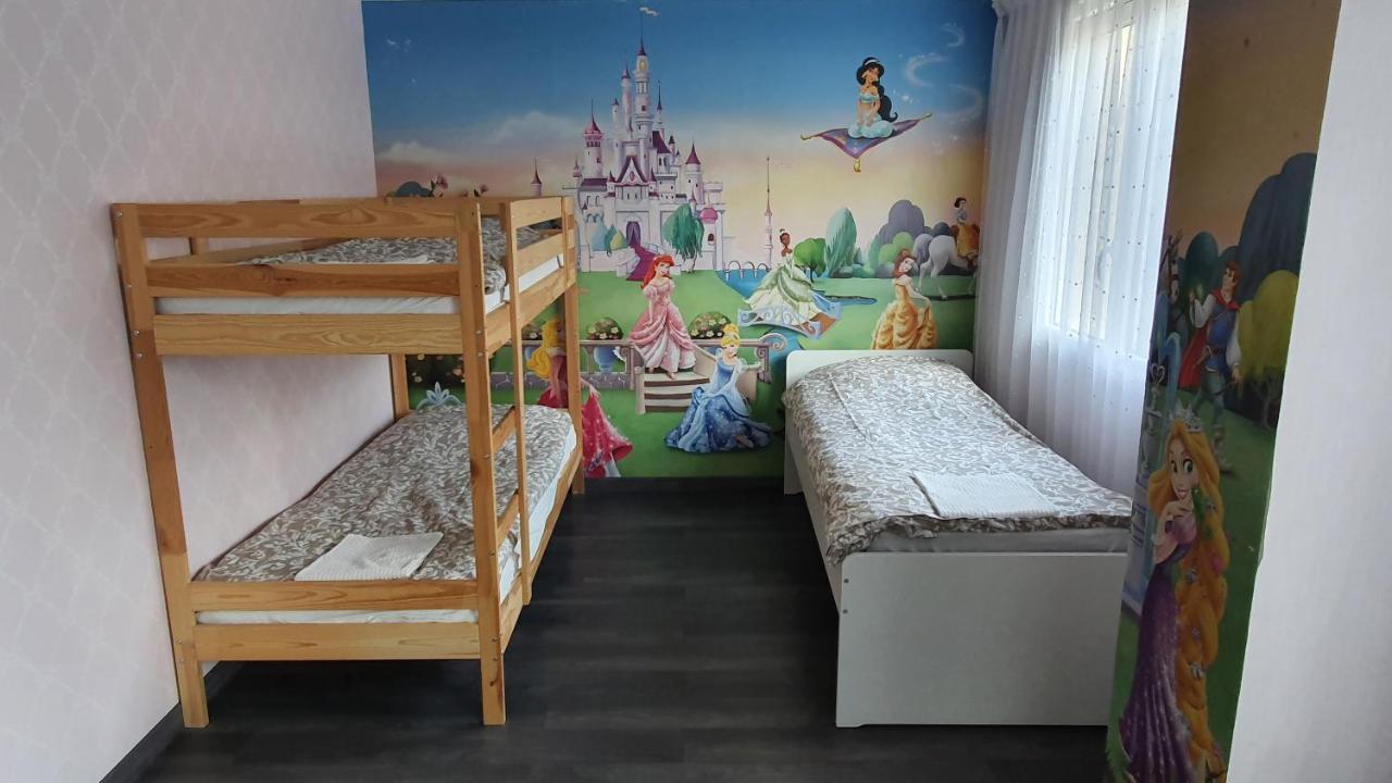 Appartement Avec Parking Gratuit Proche De Village De Marque Bourgoin-Jallieu Exterior foto