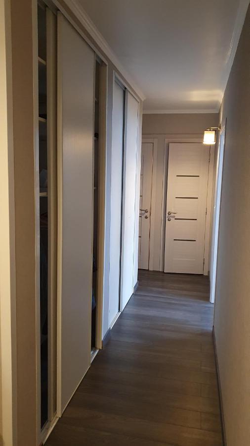 Appartement Avec Parking Gratuit Proche De Village De Marque Bourgoin-Jallieu Exterior foto